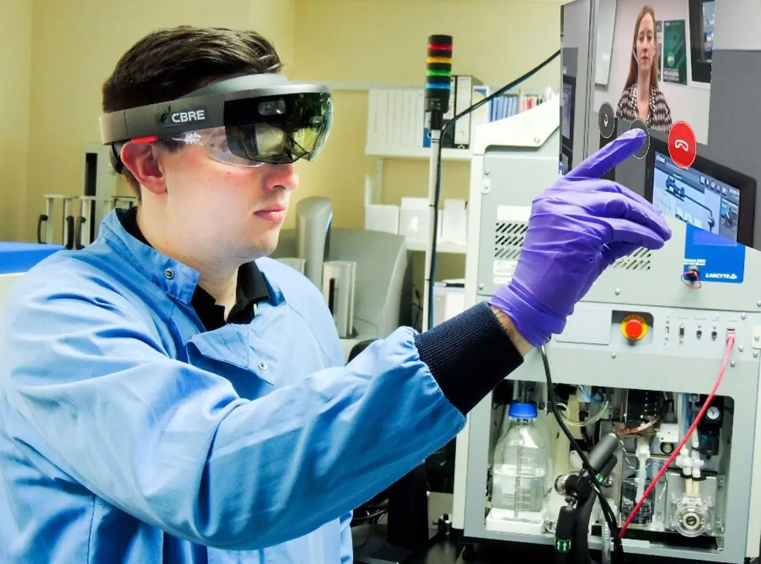 Mixed Virtual Reality in the Laboratory